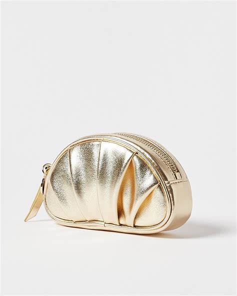 oliver bonas pouch.